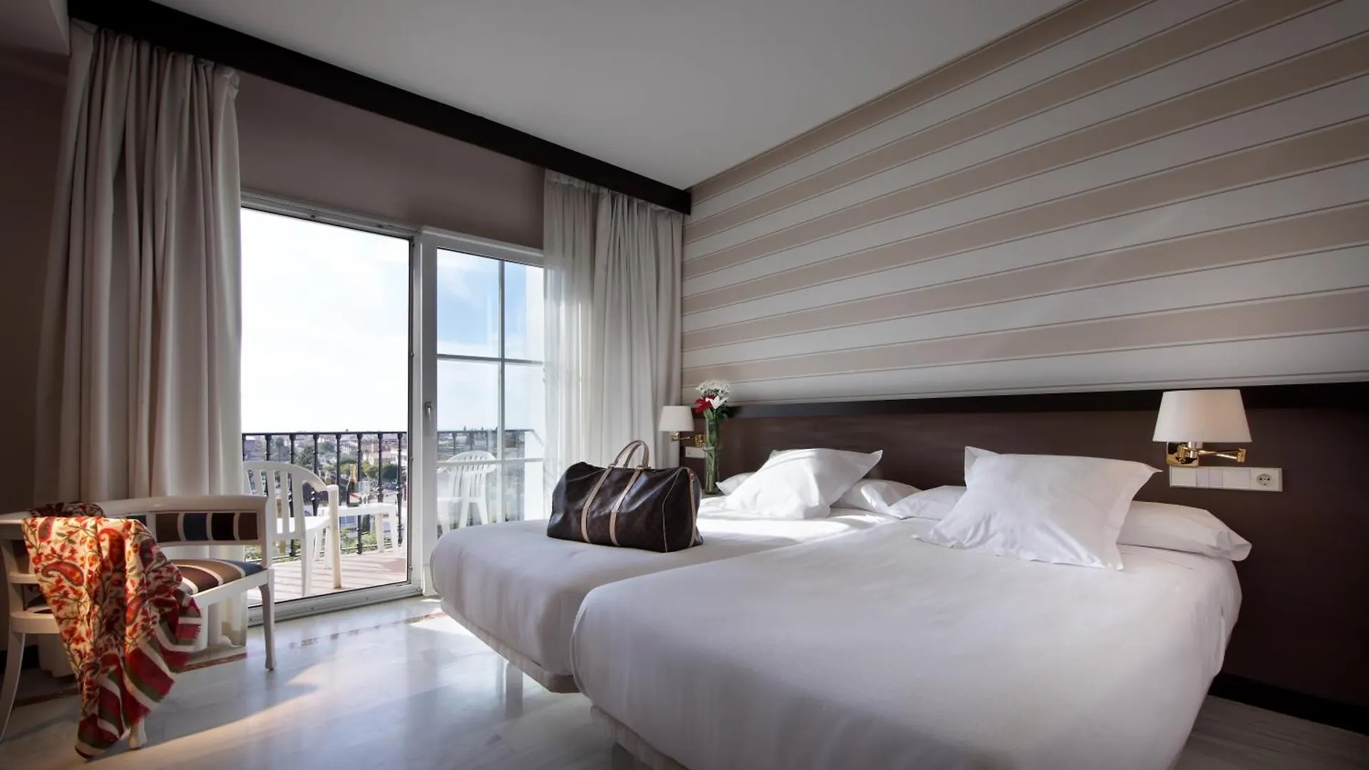 Hotel Abades Benacazon